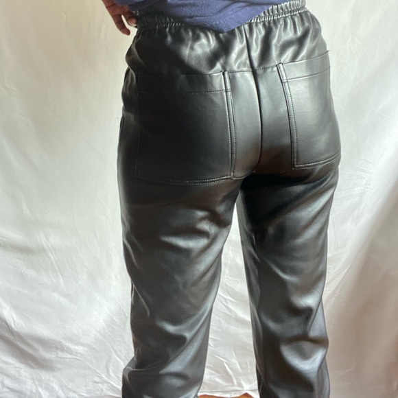 French connection vegan Leather jogging pants - Picture 4 of 8